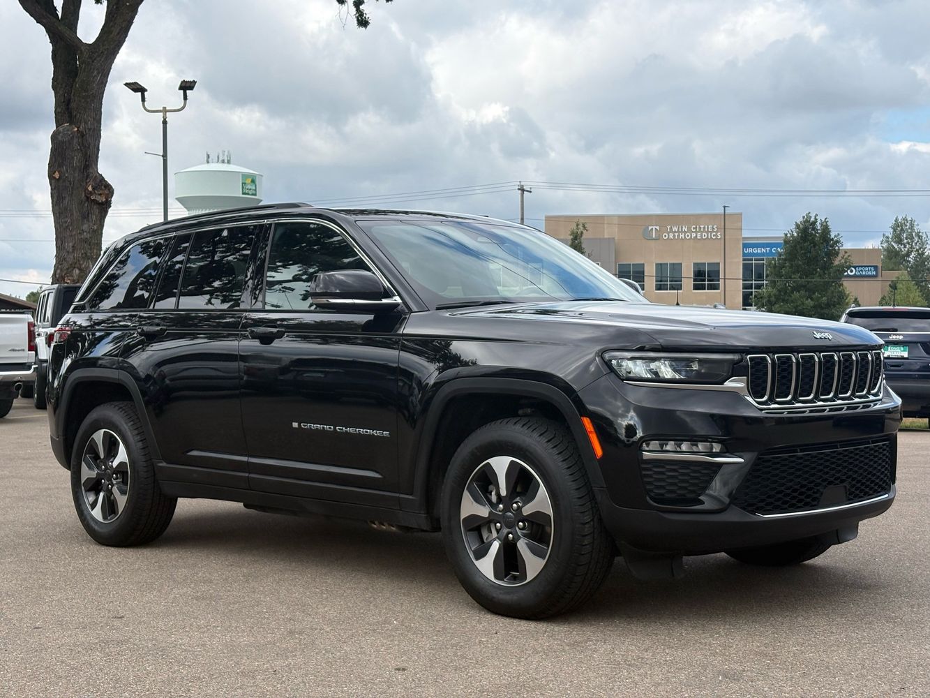 jeep grand cherokee 2024 1C4RJYB64RC129455 image jeep grand cherokee 2024 1C4RJYB64RC129455 image